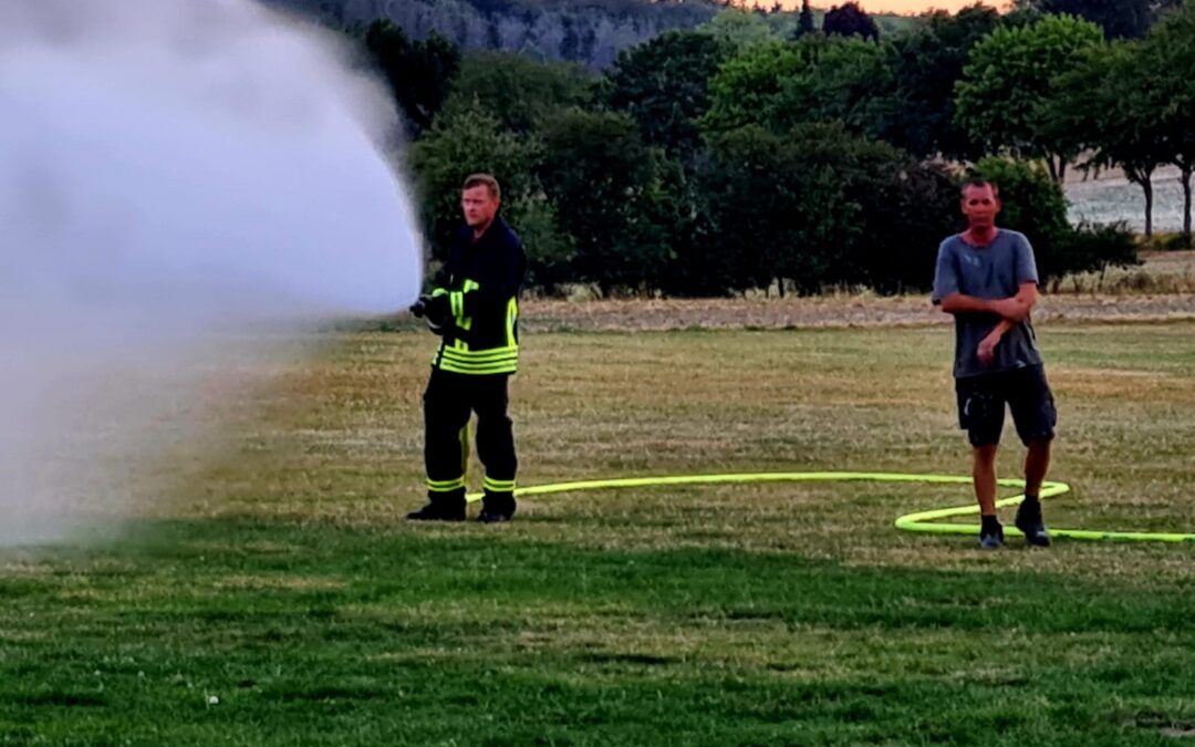 Feuerwehr-Übung auf dem B-Platz